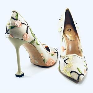 BIG TREE ~ Floral Sheer Tan Embroidered 4” Stiletto Heels size 9.5
